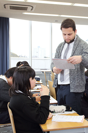 生の英語を通じて英語学習が身近に