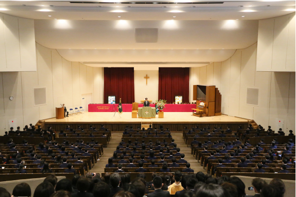 中学校高等学校 礼拝堂1